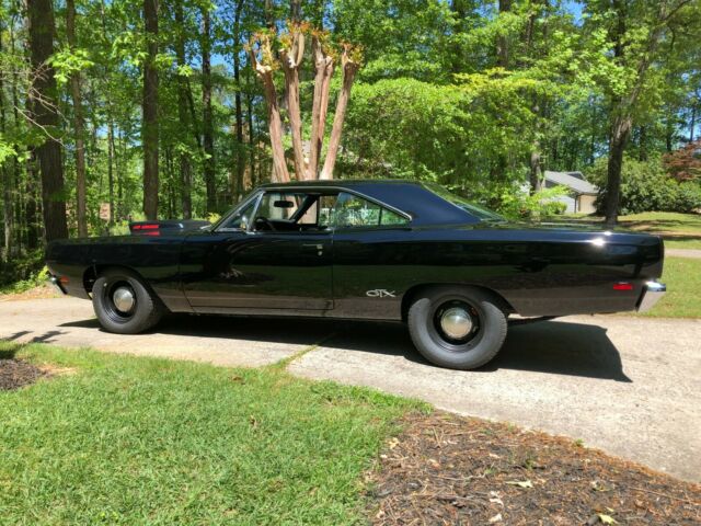 1969 Plymouth GTX (Black/Black)