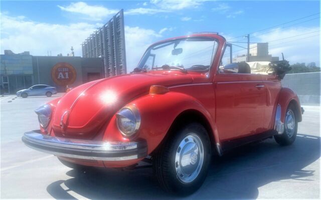 1978 Volkswagen Super Beetle (Red/Black)