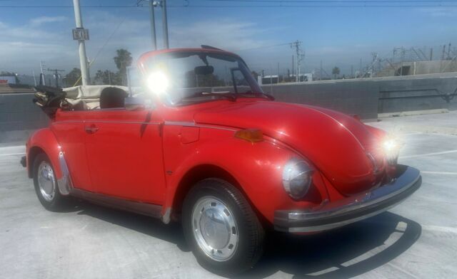 1978 Volkswagen Super Beetle (Red/Black)