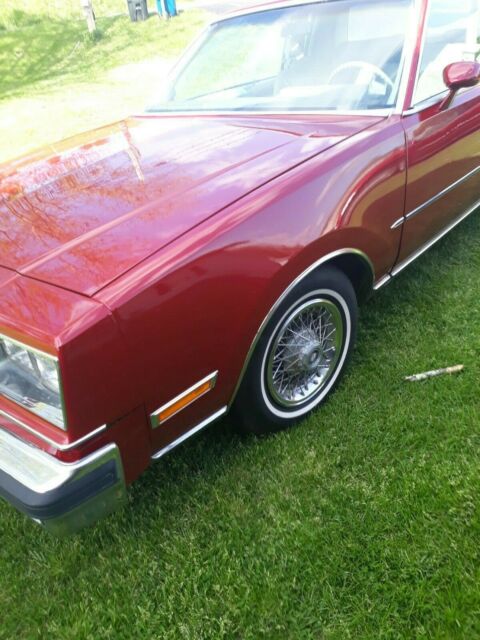 1980 Buick Regal (Red/Gray)