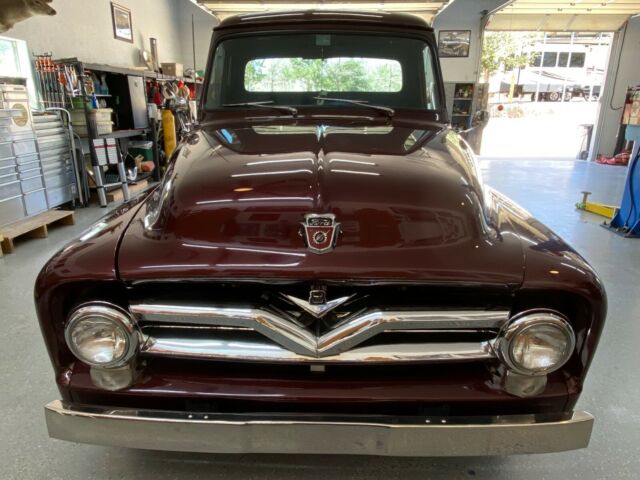 1955 Ford F-100 (Red/Black)