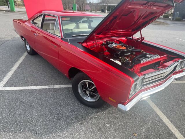 1969 Plymouth Road Runner (Red/Red)