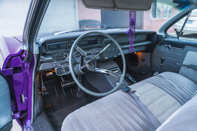 1961 Oldsmobile Dynamic (Passion Purple/Grey/White)