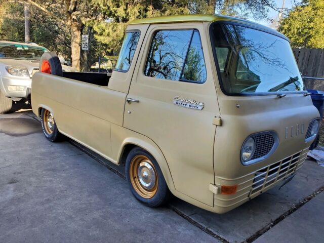 1965 Ford Econoline (Yellow/Brown)
