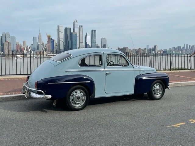 1965 Volvo 544 (Blue/Gray)