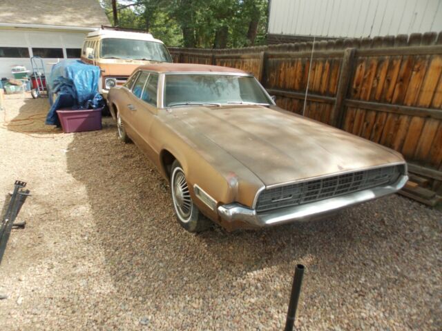 1968 Ford Thunderbird (Brown/Gold)