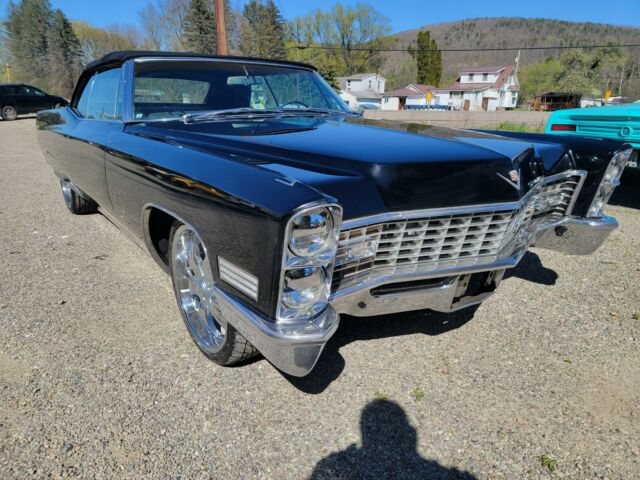 1967 Cadillac DeVille (Black/Black)