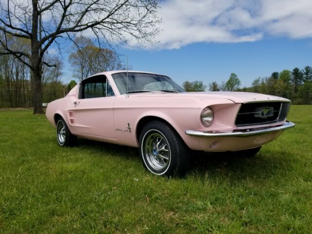 1967 Ford Mustang (Pink/Black)