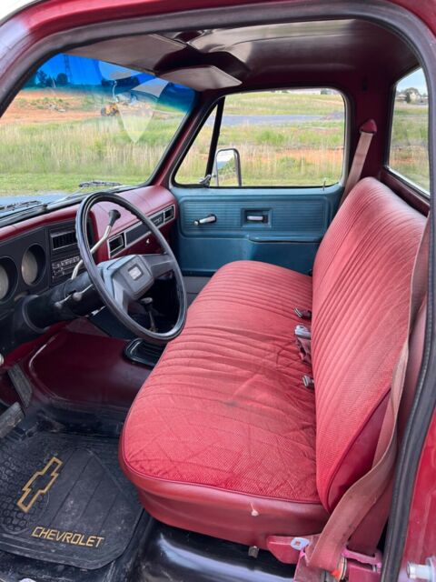 1979 Chevrolet C/K Pickup 1500 (Red/Red)