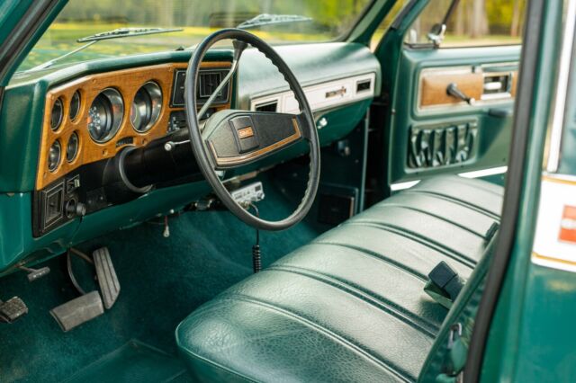 1977 GMC Sierra 1500 (Green/Green)