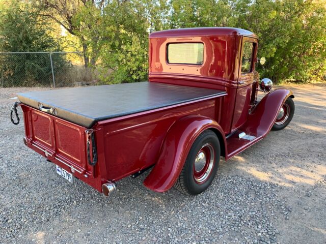 1932 Ford Pickup (Red/Black)