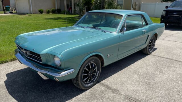 1965 Ford Mustang (Teal/Teal)