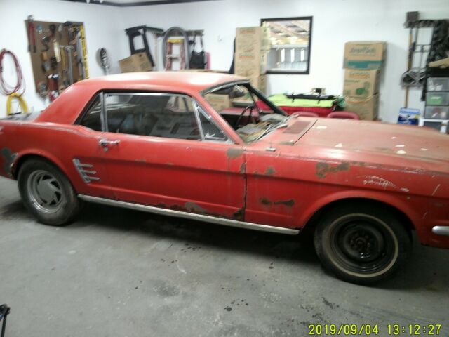 1966 Ford Mustang (Red/Black/RED)