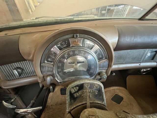 1951 Chrysler Saratoga (Tan/Tan)
