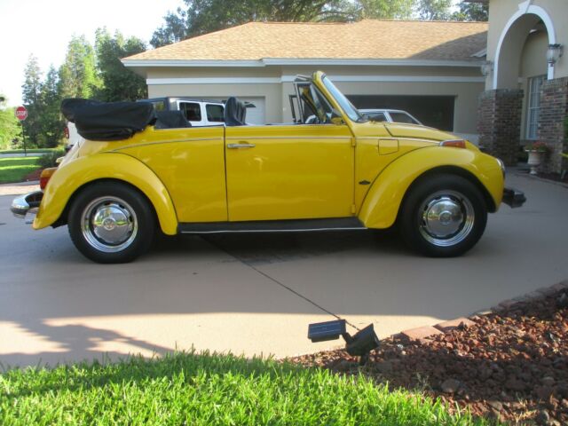 1975 Volkswagen Beetle - Classic (Yellow/Black)