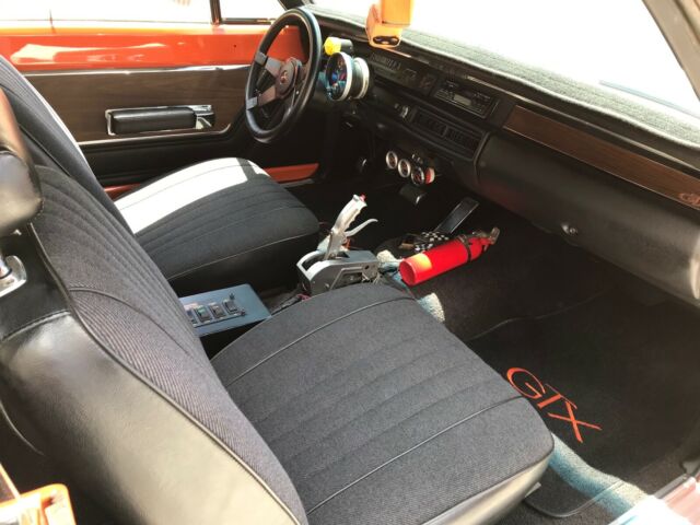 1969 Plymouth GTX (Orange/Black)
