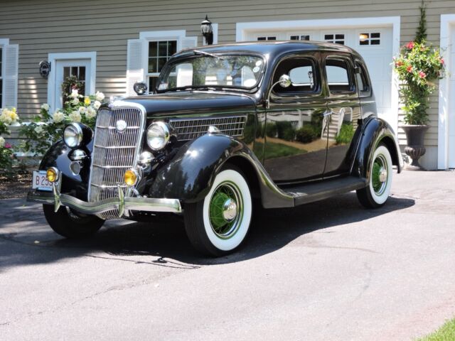 1935 Ford 4800 Slantback (Turquoise/Teal)