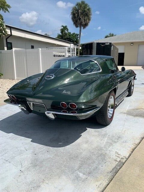 1967 Chevrolet Corvette (Green/Black)