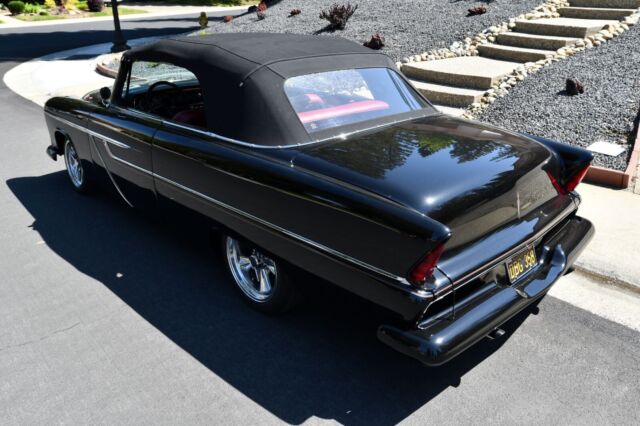 1955 Plymouth Belvedere (Black/Red)