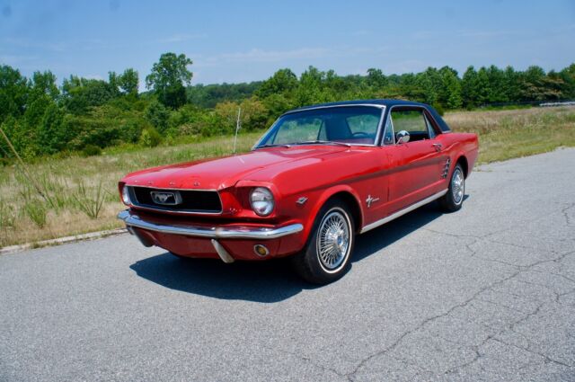 1966 Ford Mustang (Red/Red)