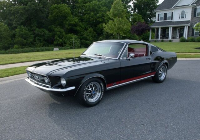 1967 Ford Mustang (Black/Black)