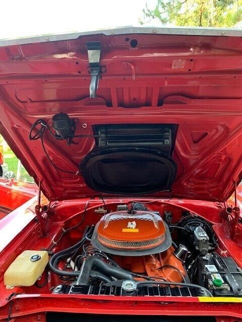 1970 Plymouth GTX (Red/Black)