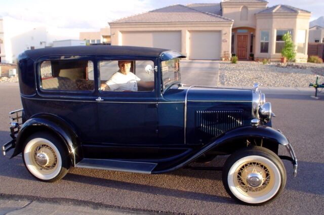 1930 Ford Model A (Blue/Gray)