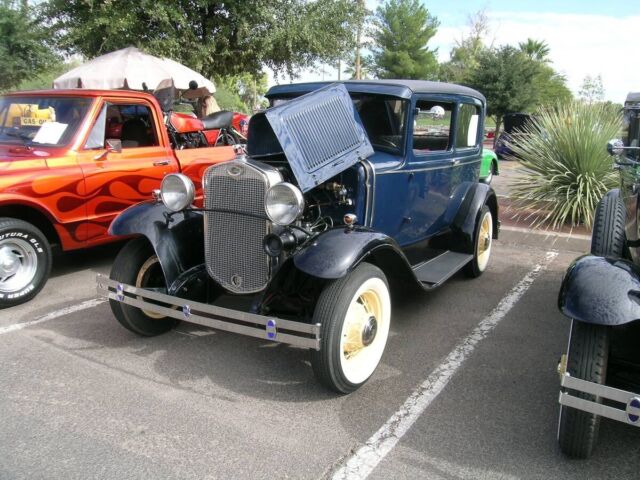 1930 Ford Model A (Blue/Gray)
