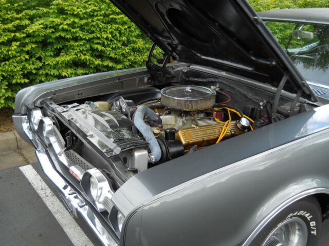 1967 Oldsmobile 442 (Gray/Black)