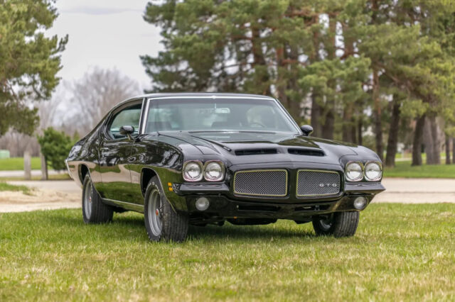 1971 Pontiac GTO (Grey/Black)
