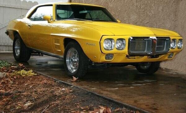 1969 Pontiac Firebird (Yellow/Black)