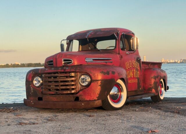 1948 Ford F-Series (Red/Saddle)