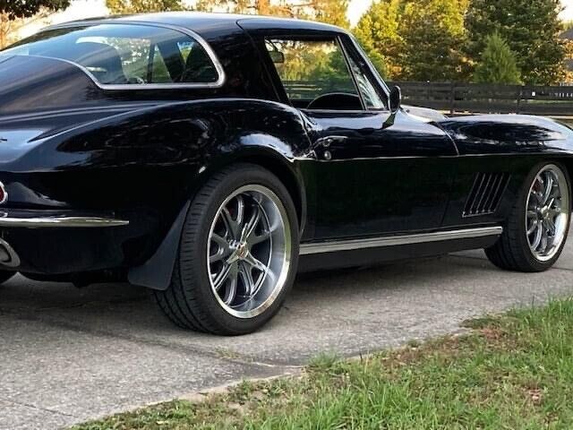 1967 Chevrolet Corvette (Black/Black)