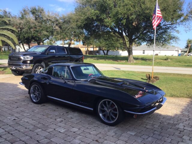 1967 Chevrolet Corvette (Black/Black)