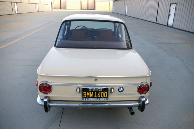 1969 BMW 1600-2 (Red/Gray)