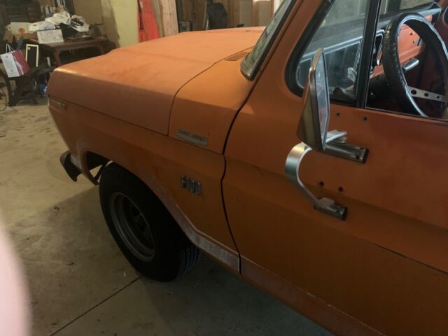 1973 Ford F100 (Orange/Black)
