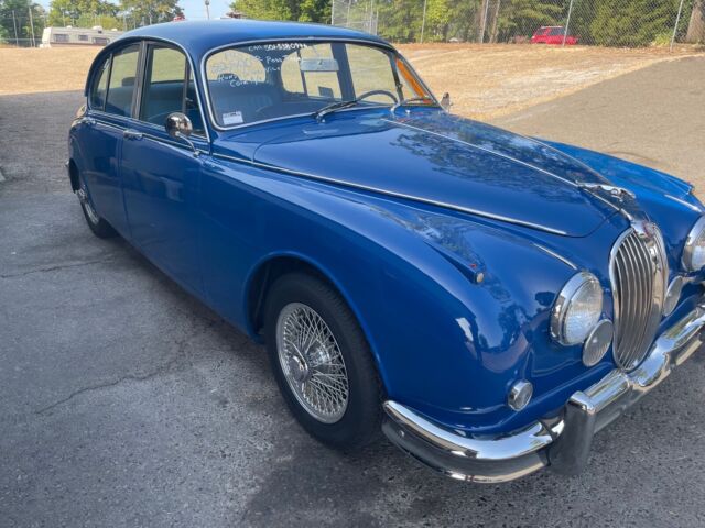 1965 Jaguar MK II 3.8 (Blue/Black)