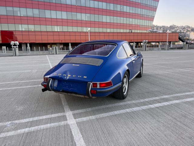 1970 Porsche 911 (Blue/Black)
