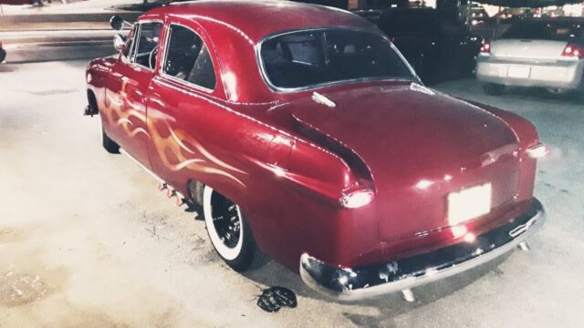 1950 Ford Deluxe (Red/Gray)