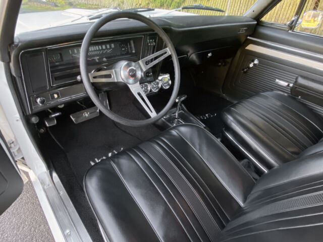 1969 Chevrolet Nova (Dover White/Black)