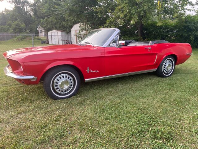 1968 Ford Mustang (Red/Red)