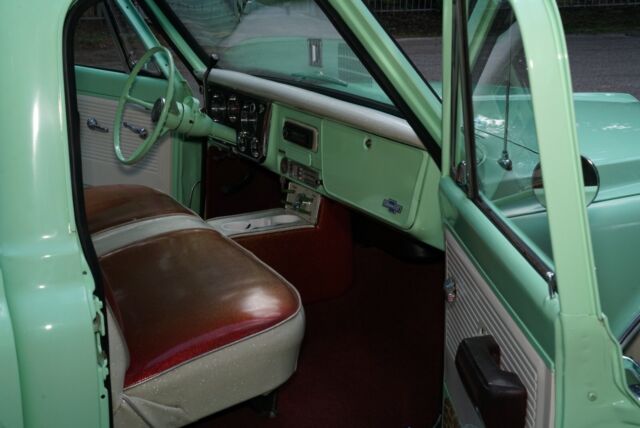 1969 Chevrolet C-10 (MINT/MINT)