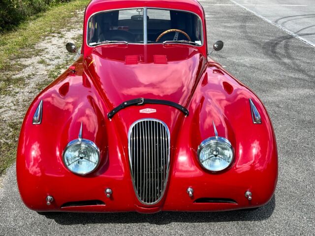 1952 Jaguar XK (Red/Black)