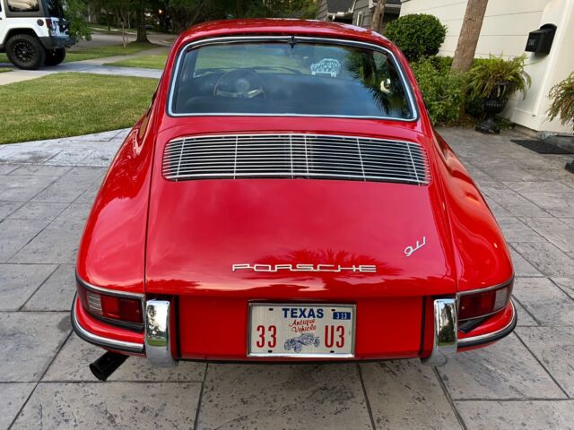 1965 Porsche 911 (Red/Black)