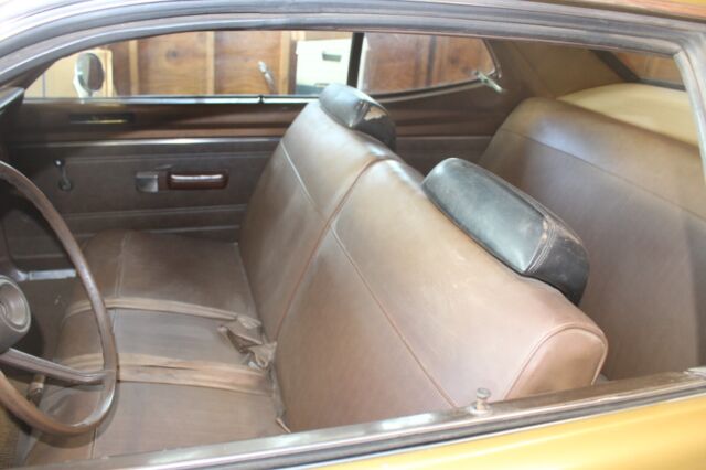 1971 Dodge Dart (Yellow/Black)