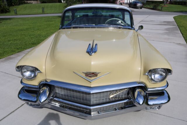 1956 Cadillac DeVille (Brown/Green)