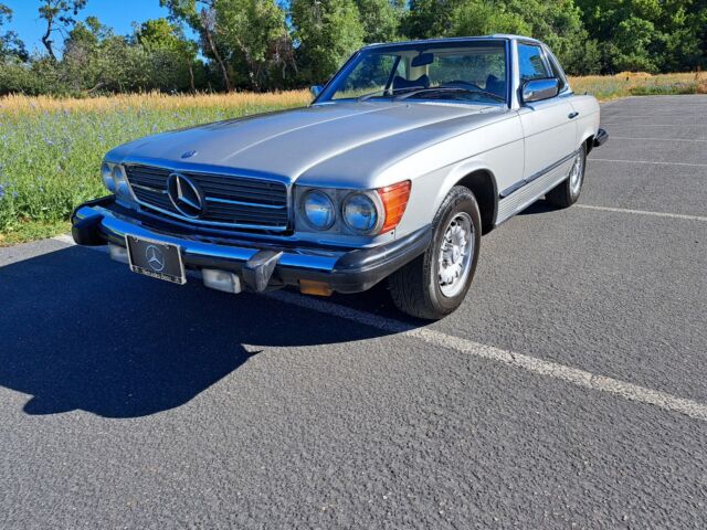 1977 Mercedes-Benz 450sl (Silver/Blue)