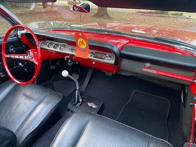 1962 Chevrolet Impala (Red/Black)