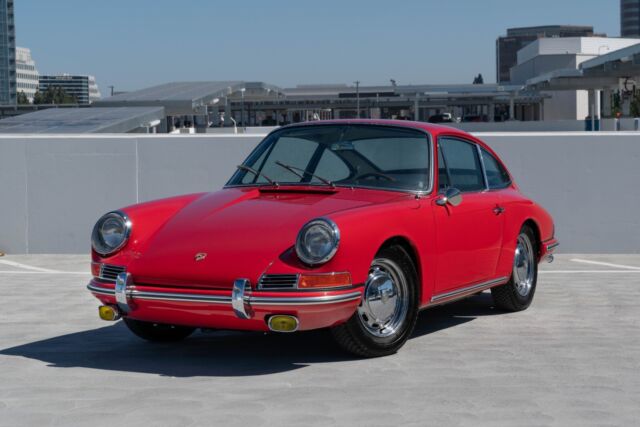 1965 Porsche 911 (Black/Red)