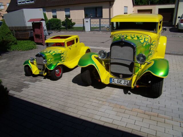 1931 Ford Model A (Yellow/Red Bentley Leder)